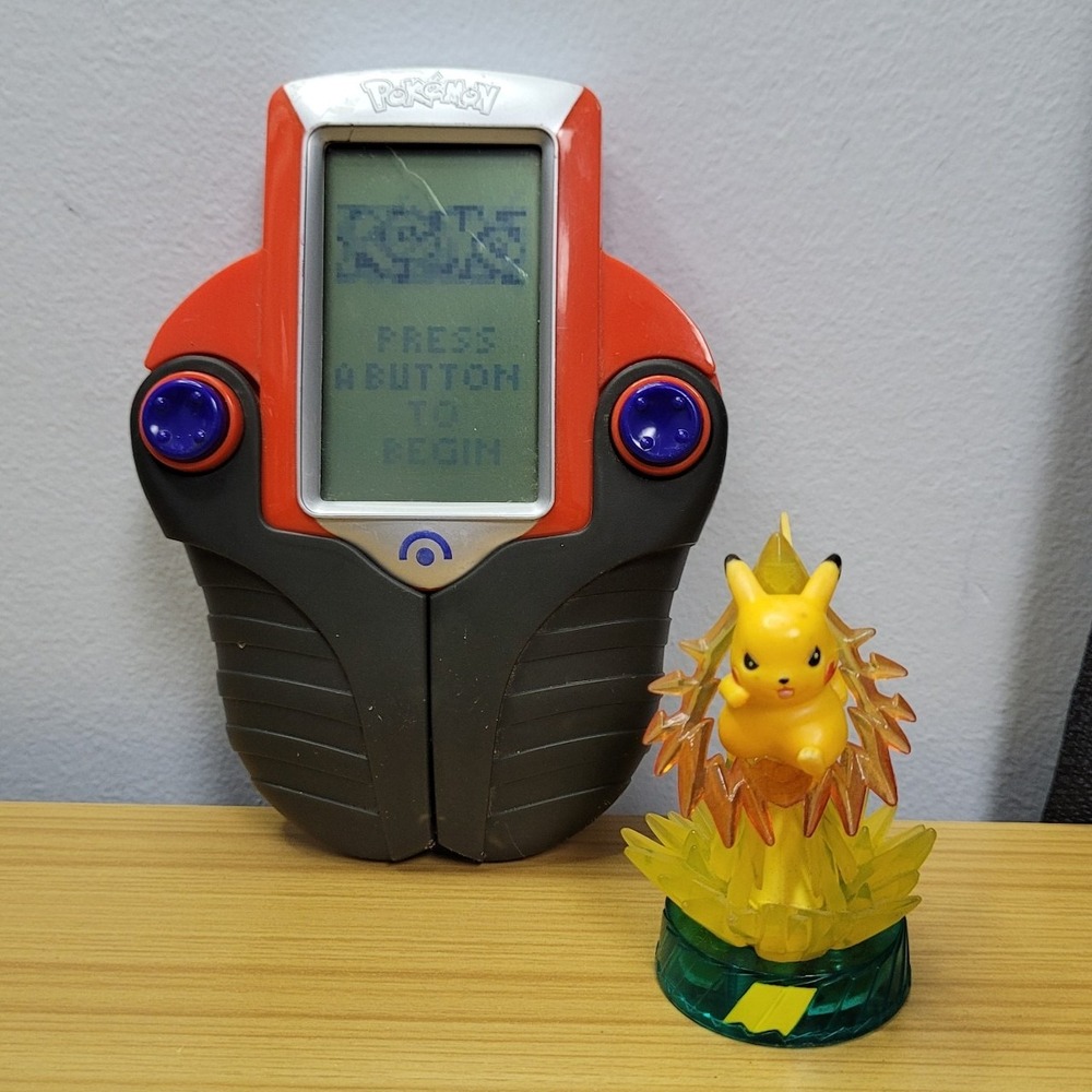 Hasbro Nintendo Pokemon Electronic Handheld Battle‎ Trainer Game Tested 2005